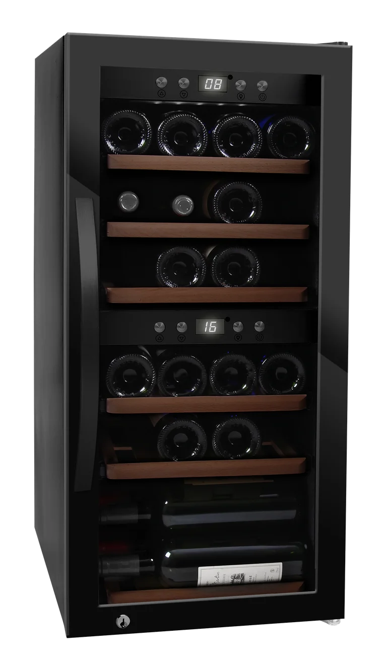 mQuvée WineExpert 24 — fristående vinkyl med två zoner och trähyllor